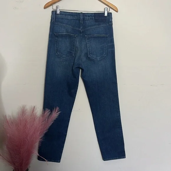 Amo • high rise stix crop jeans
